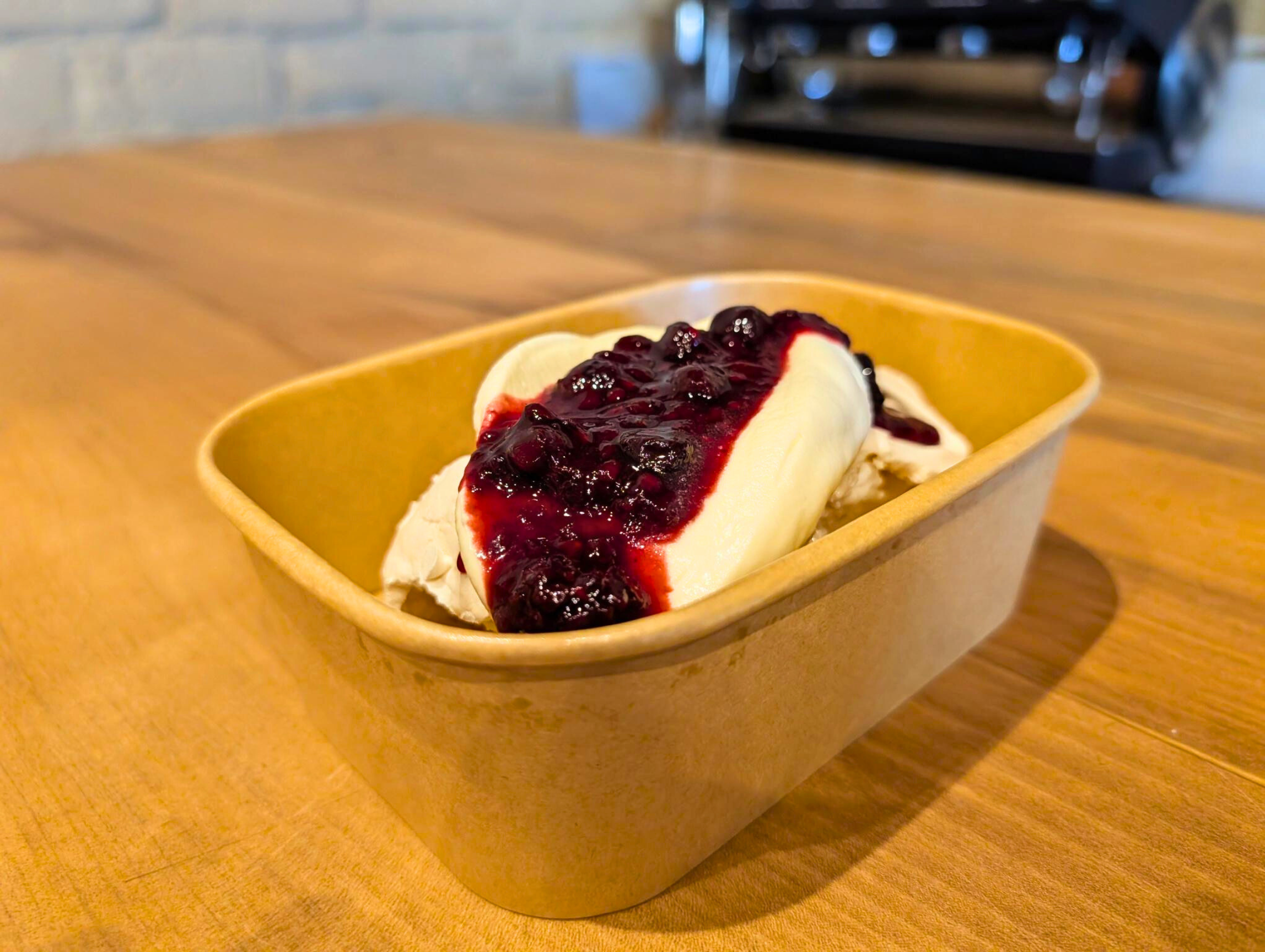 Pavlova Chantilly Cream and Berry Compote